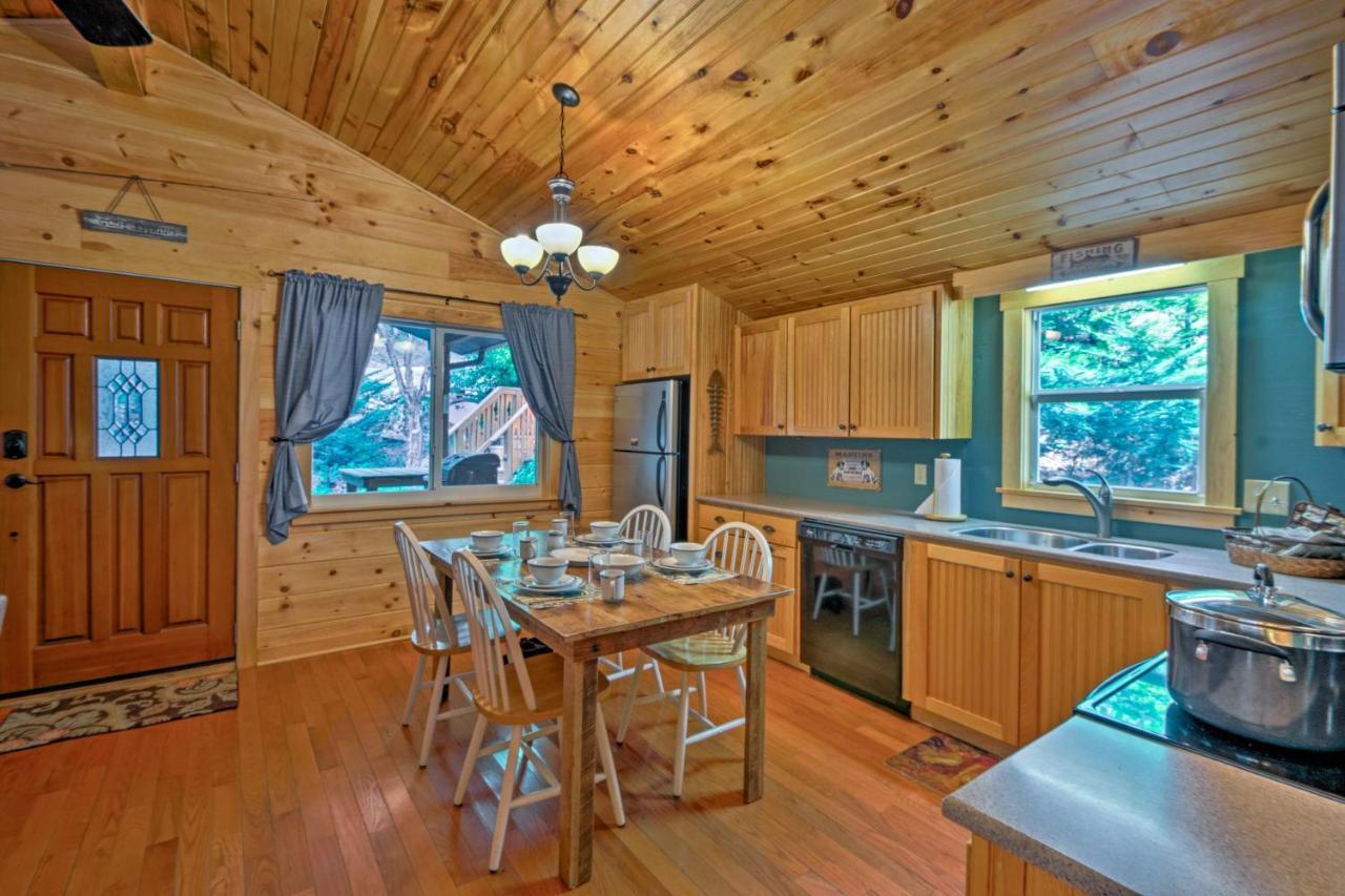 Bryson City Cabin With Fire Pit On Coopers Creek! Экстерьер фото