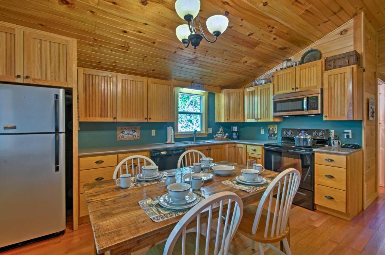 Bryson City Cabin With Fire Pit On Coopers Creek! Экстерьер фото